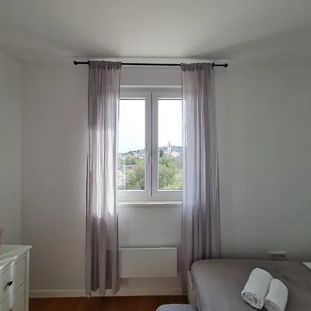 Mirta Apartment Murter