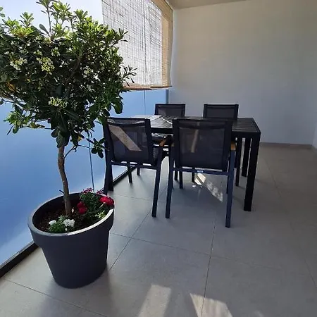 Mirta Apartment *