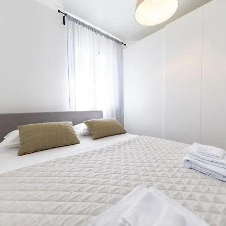 Mirta Apartment Murter