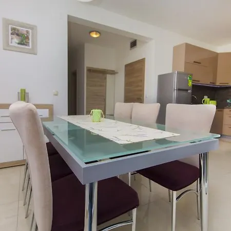 Mirta Apartamento *